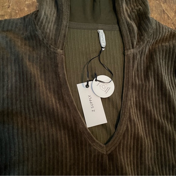 Z supply V neck hoodie - Picture 2 of 3